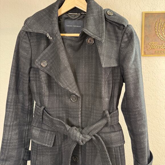 Women's Banana Republic Black Gray Wool Blend Plaid Coat Size XS Petite - Picture 3 of 11